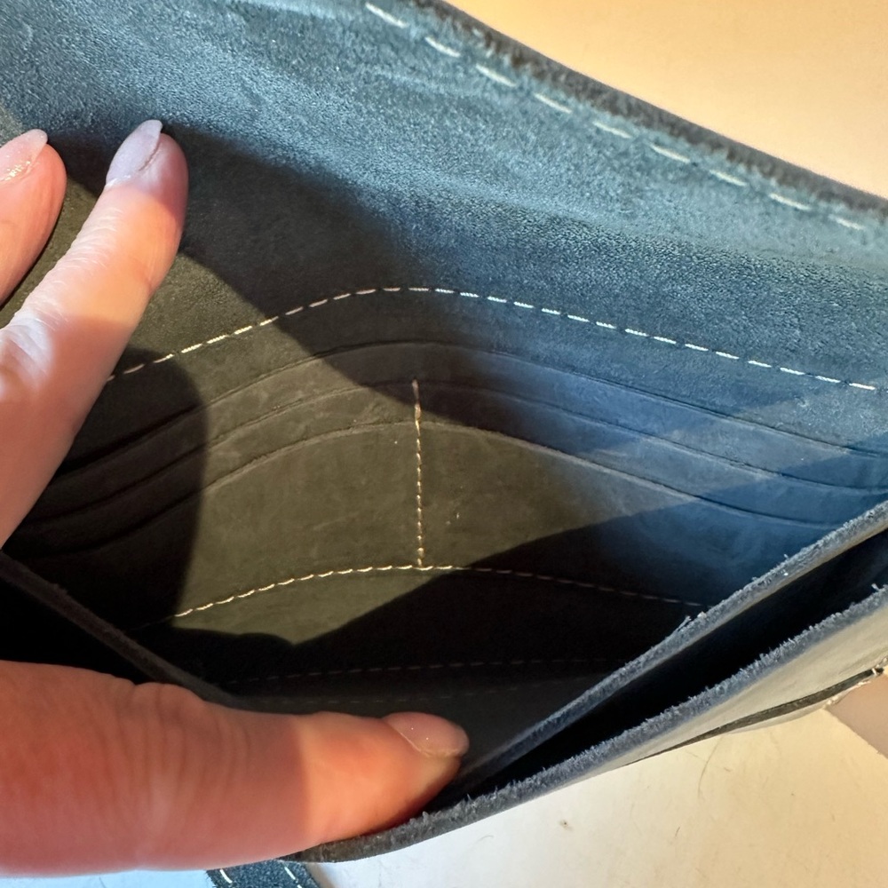 Portland Leather Envelope Convertible Crossbody Bag - Picture 5 of 5